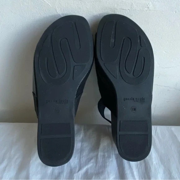 Kenneth Cole Gentle Souls Gianna Black Perforated Leather Sandal  Size 9.5 - Picture 14 of 14